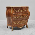 1574 1008 CHEST OF DRAWERS